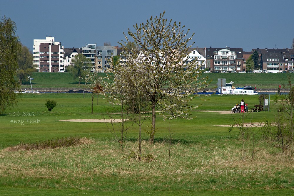 Düsseldorf GSV Golfplatz auf der Lausward ( am Rhein )