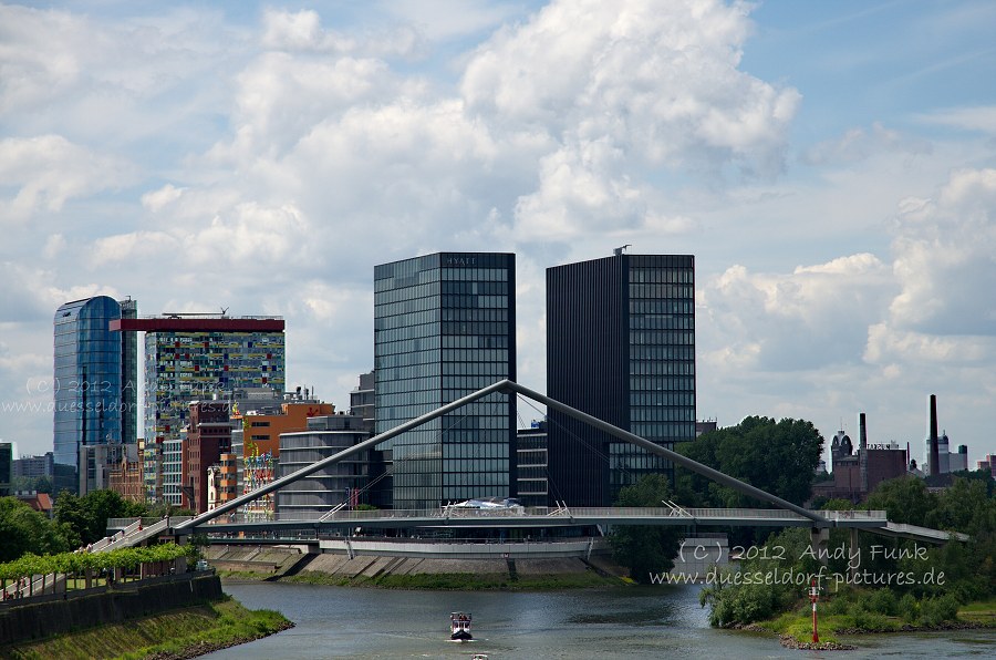 Düsseldorf, am Rheinufer 