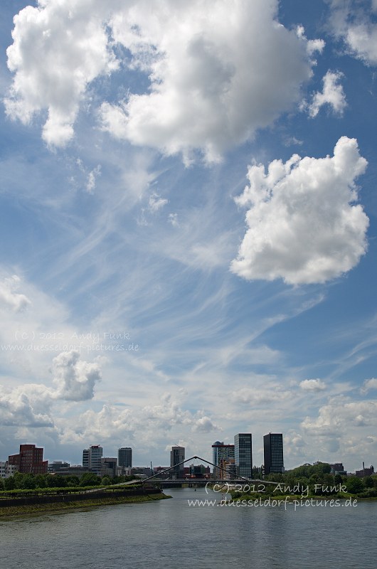 Düsseldorf, am Rheinufer 