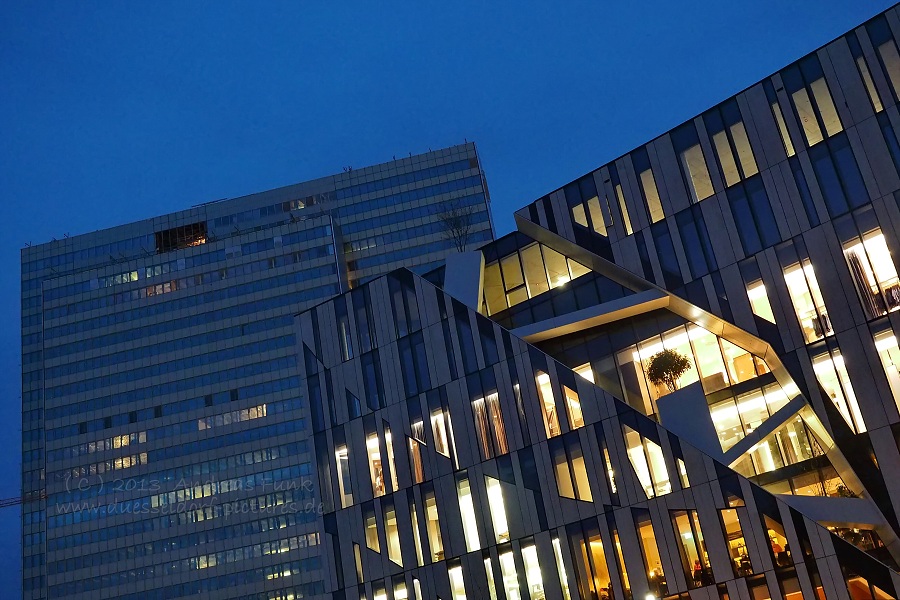 Düsseldorf Kö - Bogen Breuninger