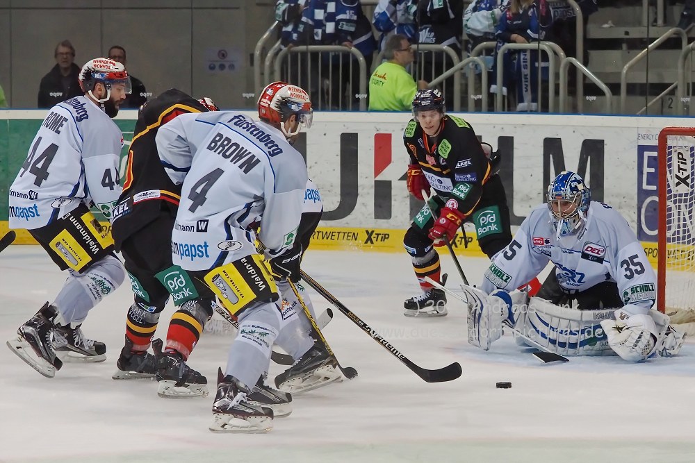 DEG - Schwenningen 2 - 1 26.12.2015
