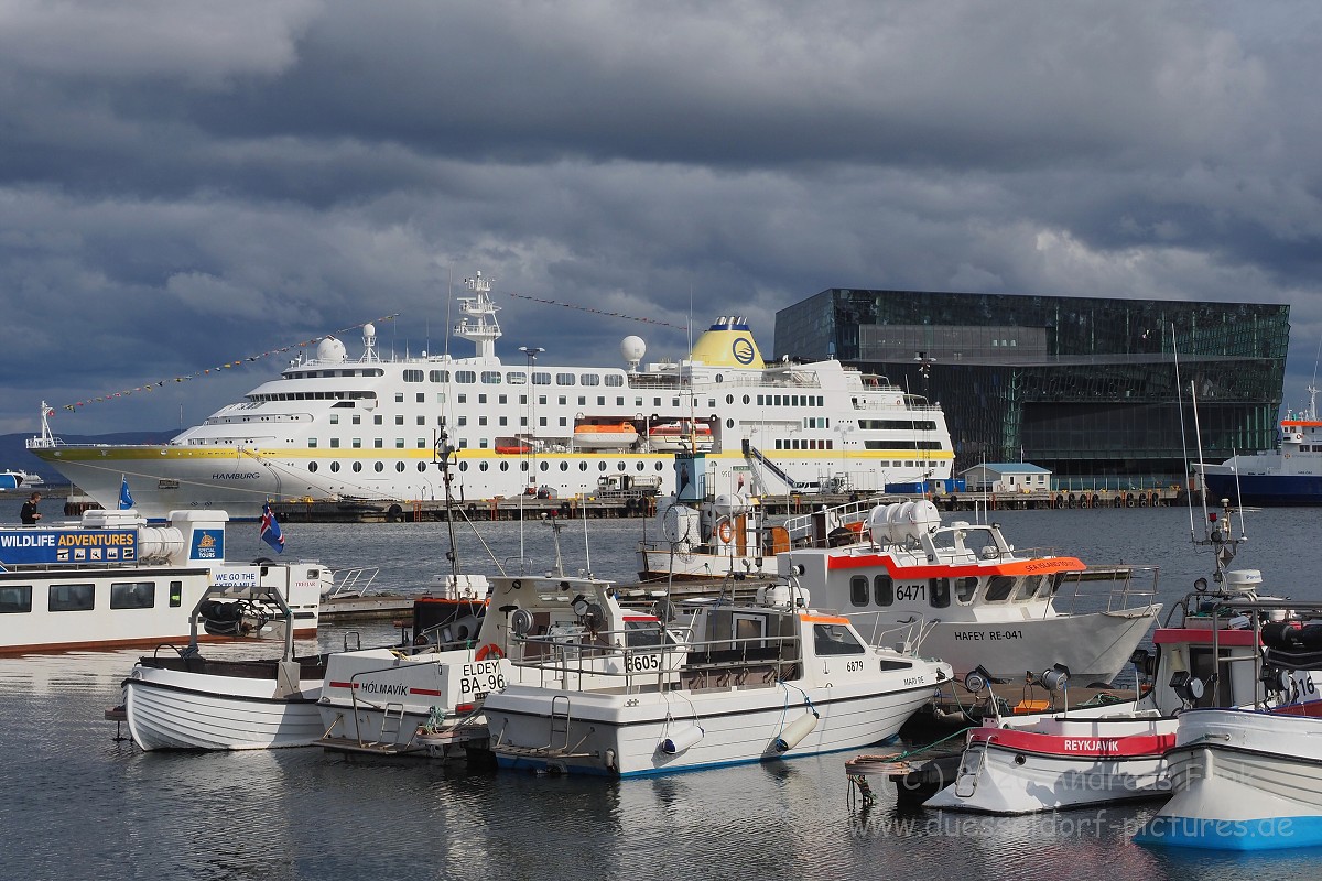 Reykjavik Island MS Hamburg