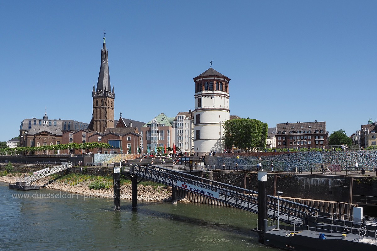 Düsseldorf Panorama Fahrt auf dem Rhein KD 