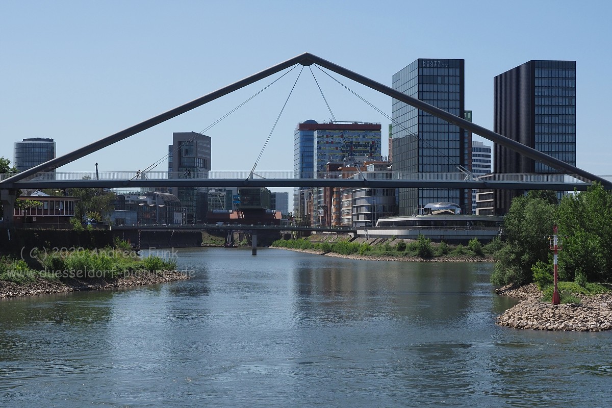 Düsseldorf Panorama Fahrt auf dem Rhein KD 