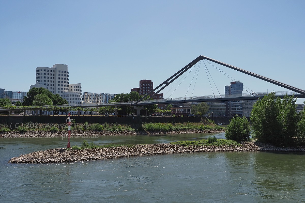 Düsseldorf Panorama Fahrt auf dem Rhein KD 