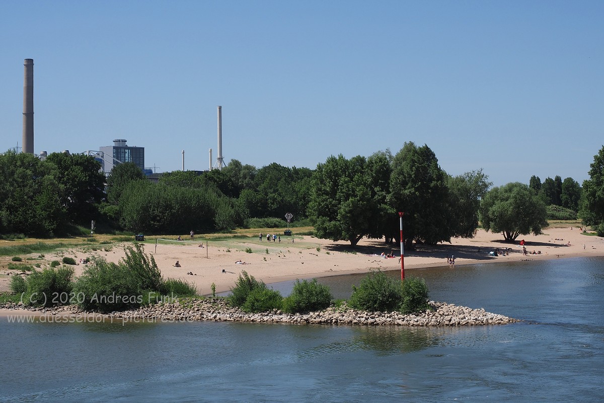 Düsseldorf Panorama Fahrt auf dem Rhein KD 