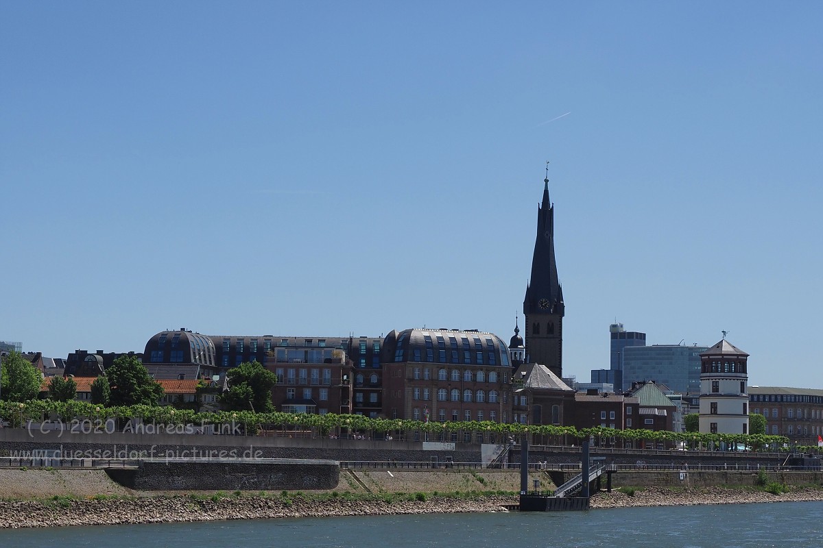 Düsseldorf Panorama Fahrt auf dem Rhein KD 