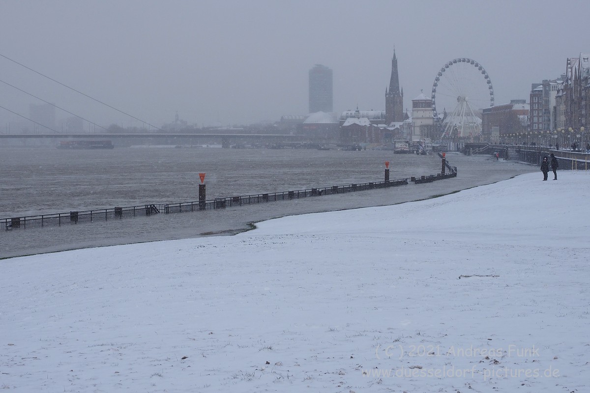 Düsseldorf Schnee Hochwasser 8.2.2021