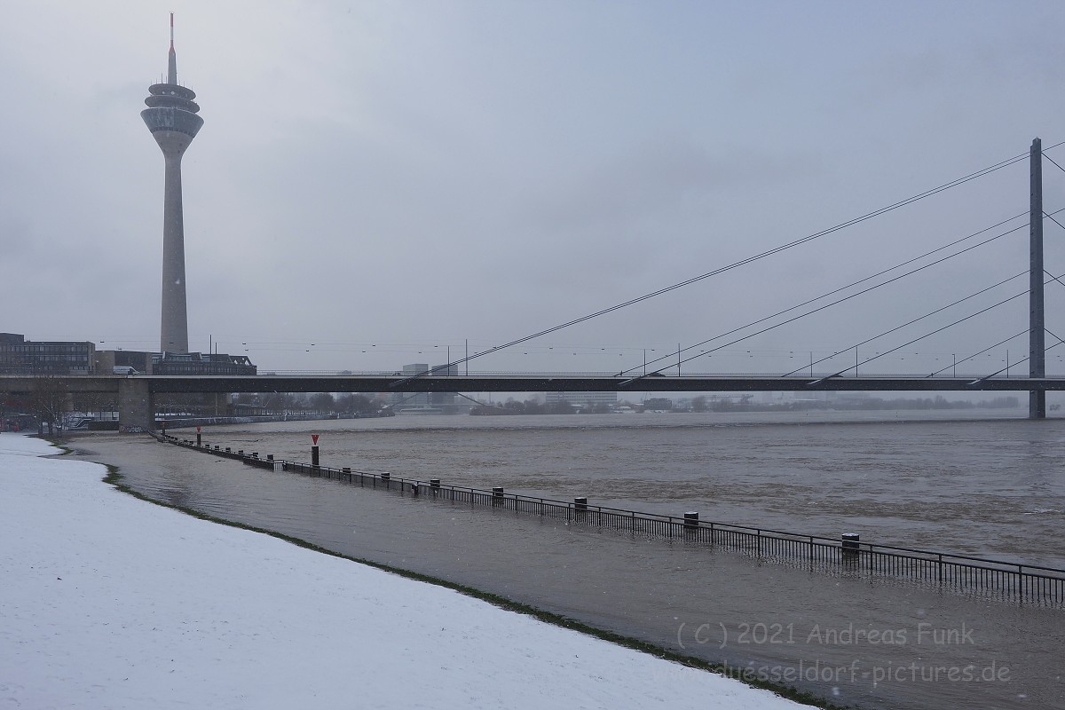 Düsseldorf Schnee Hochwasser 8.2.2021