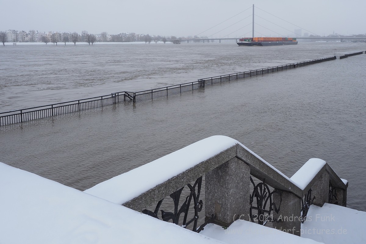 Düsseldorf Schnee Hochwasser 8.2.2021