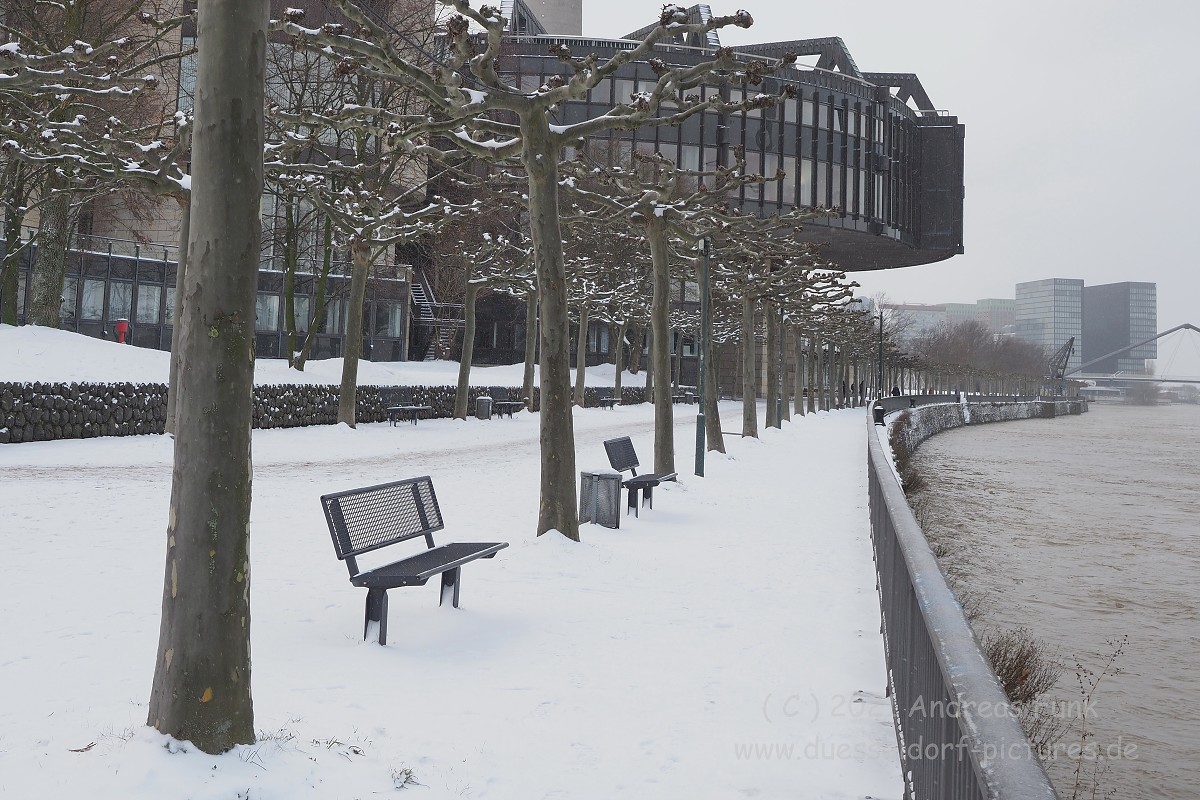 Düsseldorf Schnee Hochwasser 8.2.2021