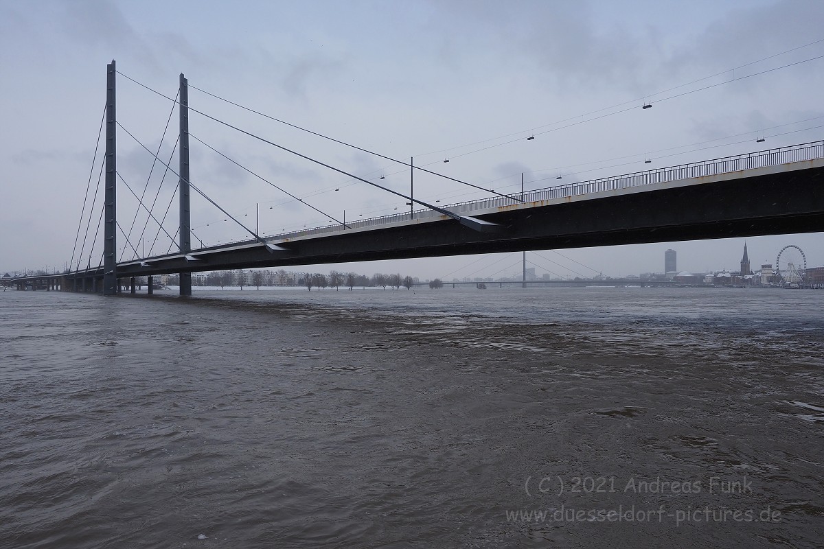 Düsseldorf Schnee Hochwasser 8.2.2021