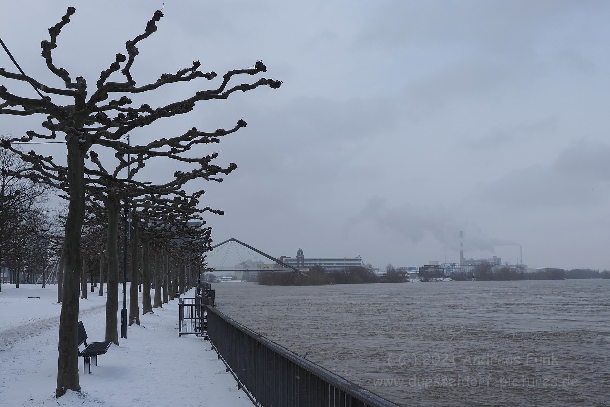 Düsseldorf Schnee Hochwasser 8.2.2021