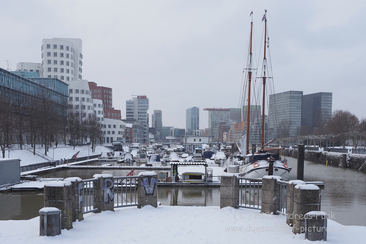 Düsseldorf Schnee Hochwasser 8.2.2021