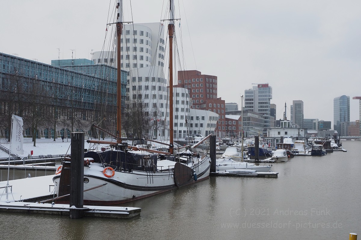 Düsseldorf Schnee Hochwasser 8.2.2021