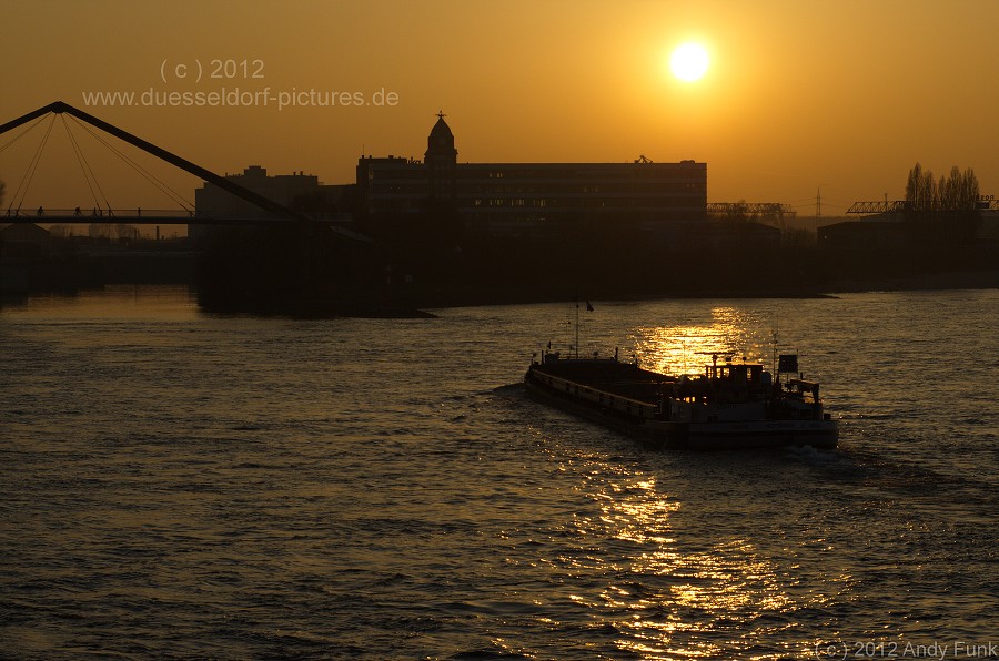 Düsseldorf 15.3.2012 Altstadt und Rhein Impressionen