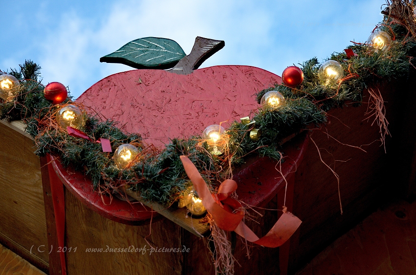 Weihnachtsmarkt Düsseldorf 2011  Gustaf-Gründgens-Platz